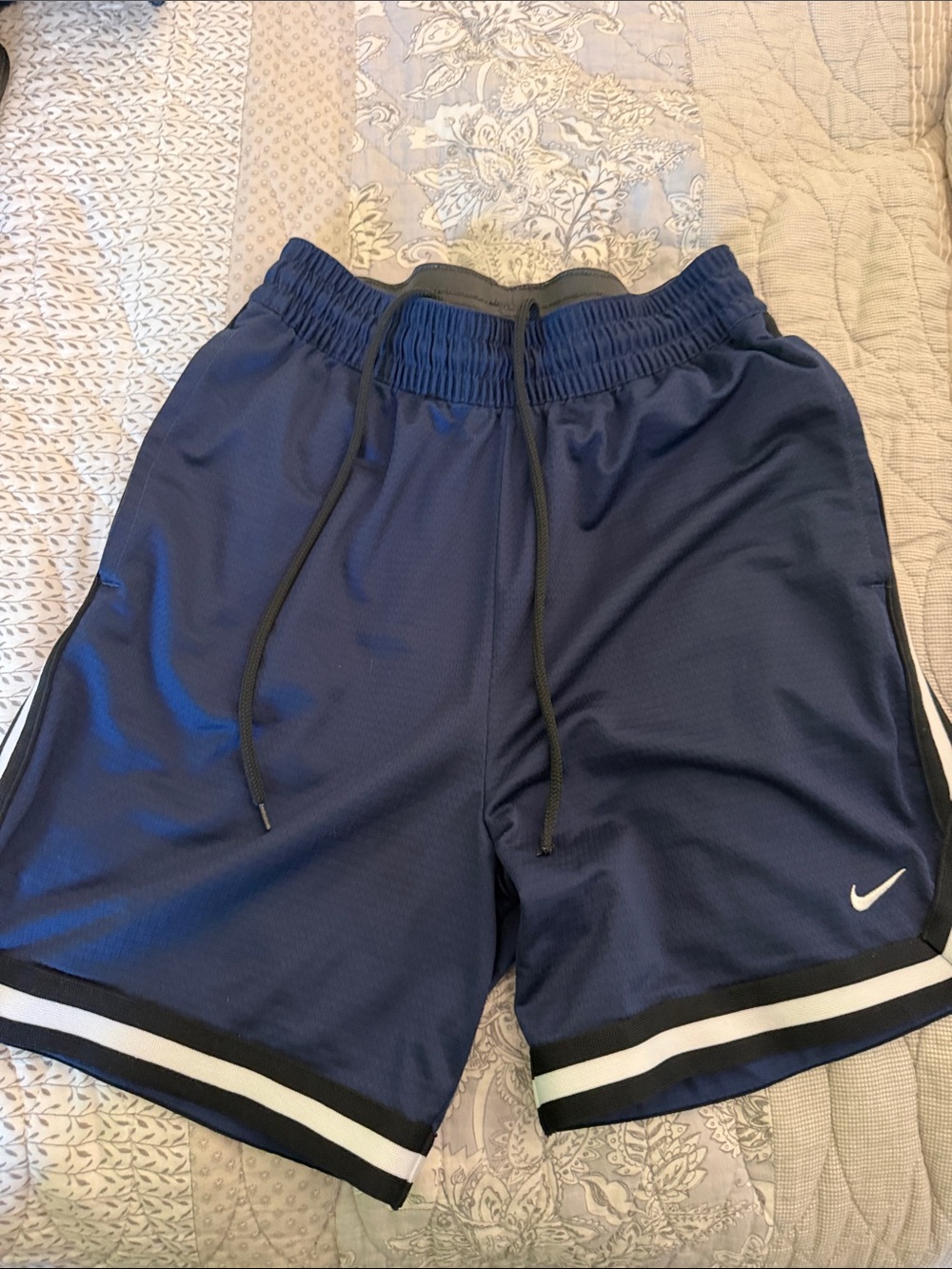 Youth boys size 10-12 Nike Navy Athletic Mesh Shorts with Black & White Trim